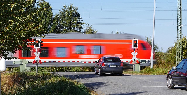 Bei Unfällen am Bahnübergang haften Deutsche Bahn und Privatunternehmen